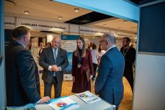 Wizyta Marszałka Województwa Lubelskiego na stoiskach wystawienniczych podczas Forum Gospodarczego 2022