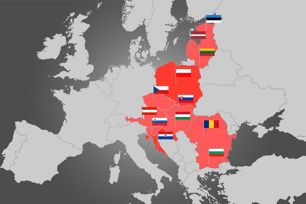 Szara mapa. Kolorem czerwonym oznaczone kraje należące do Inicjatywy Trójmorza.
