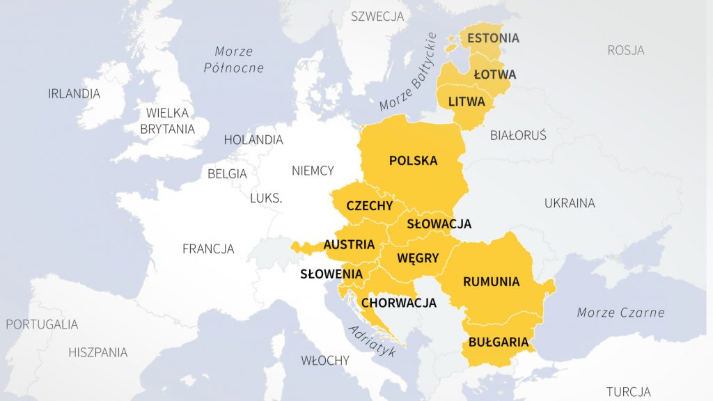 Mapa świata szara. Żółtym kolorem oznaczone kraje Inicjatywy Trójmorza.